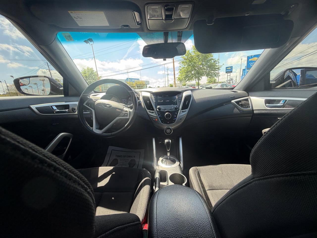 Used 2017 Hyundai Veloster Value Edition image 31