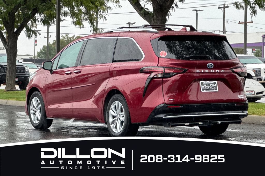 Used 2024 Toyota Sienna Limited AWD/4WD image 9