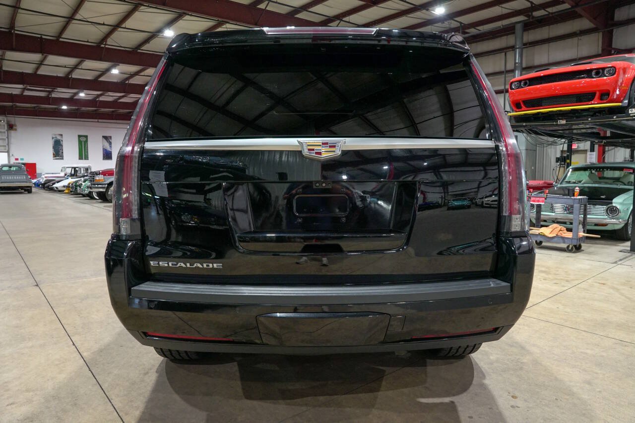 Used 2017 Cadillac Escalade Luxury AWD/4WD image 7