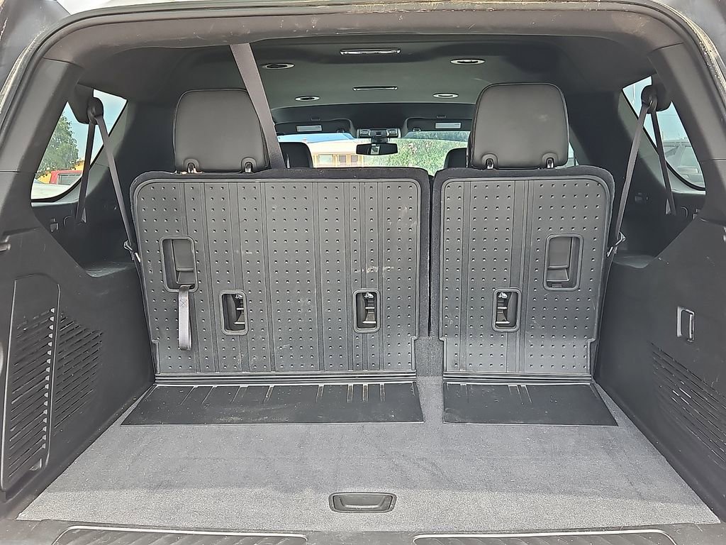 Used 2021 Chevrolet Suburban LT RWD image 10