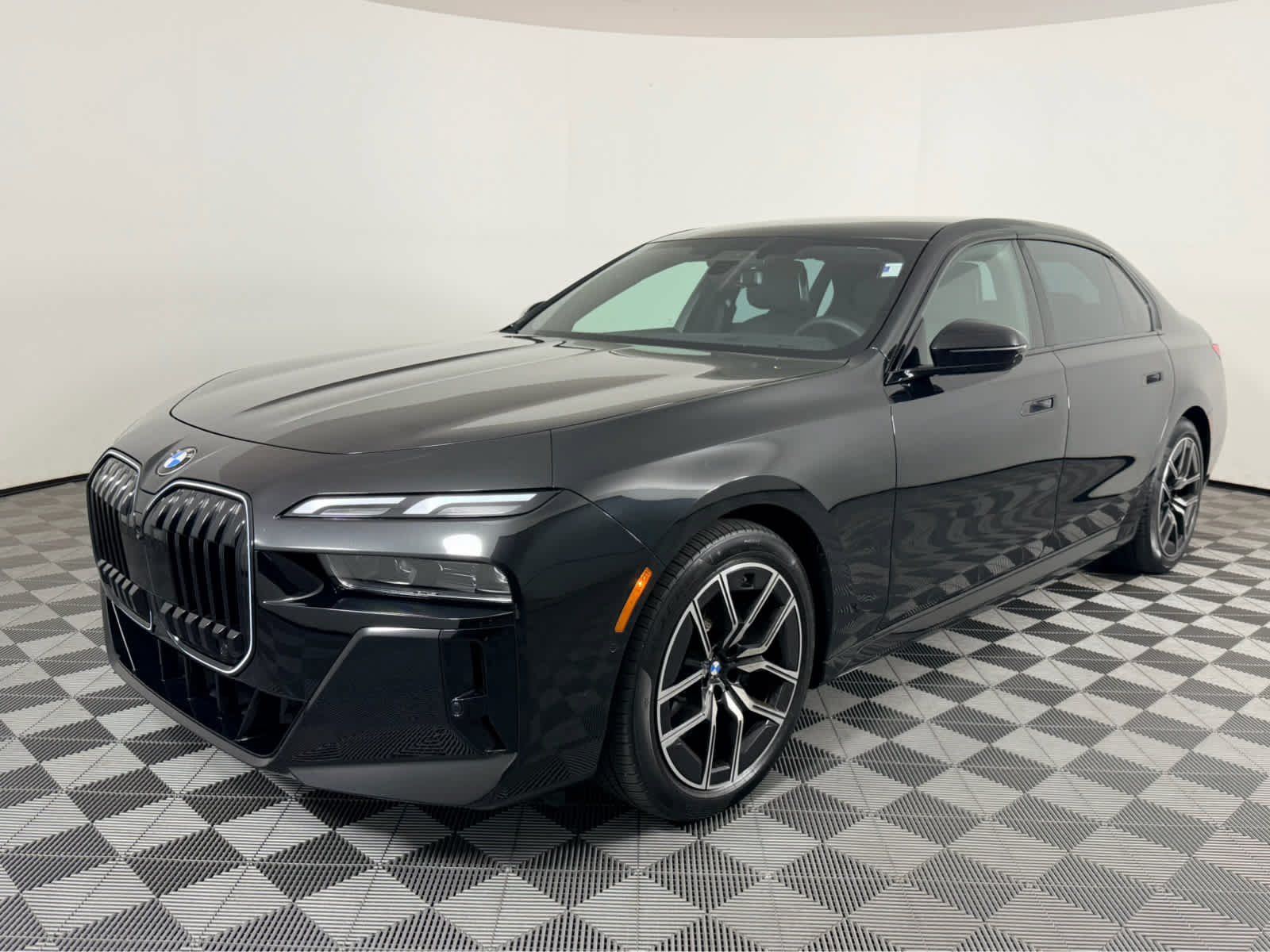 Used 2026 BMW 740i RWD image 7