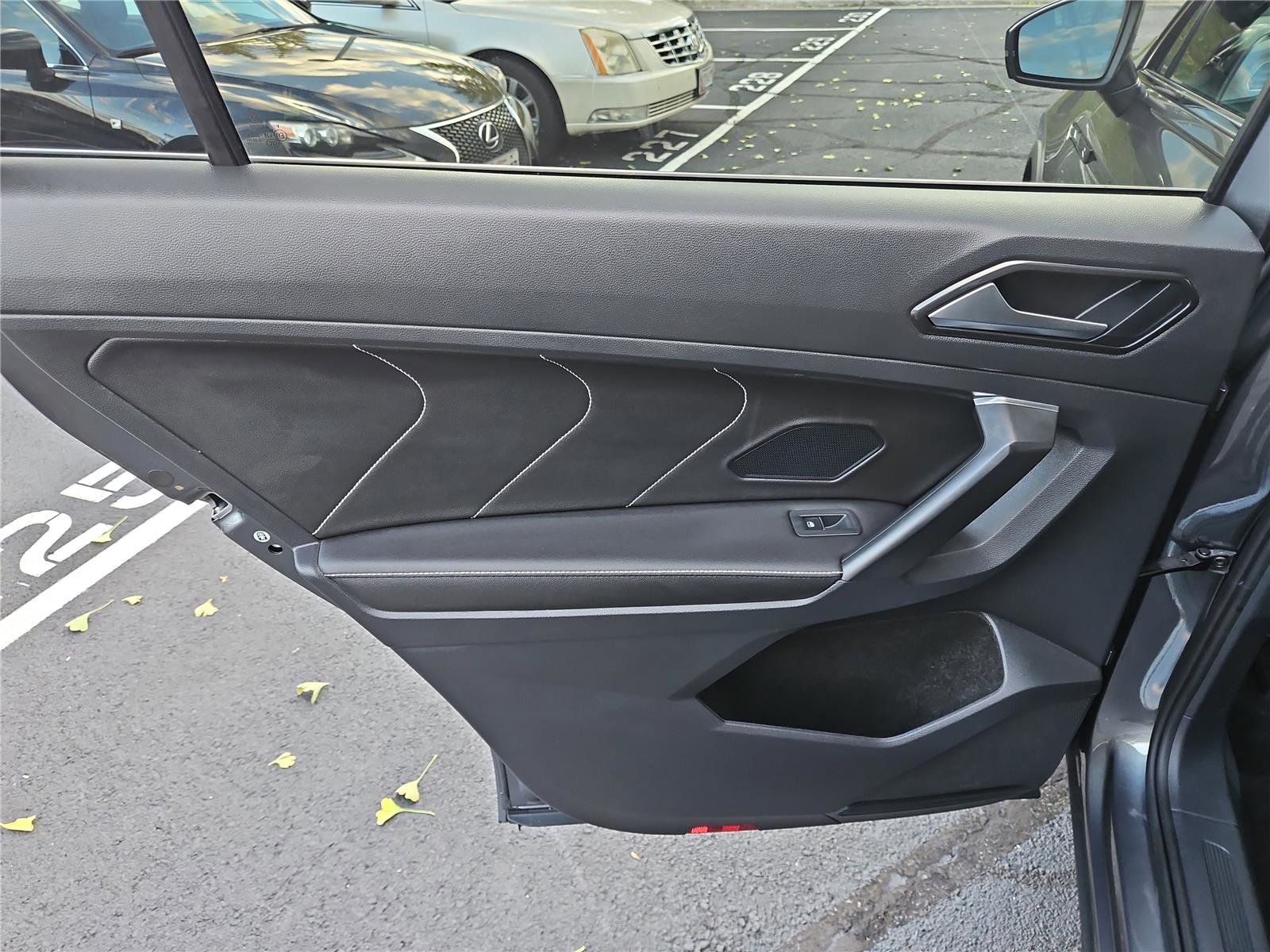 Certified 2023 Volkswagen Tiguan SEL R-Line image 26