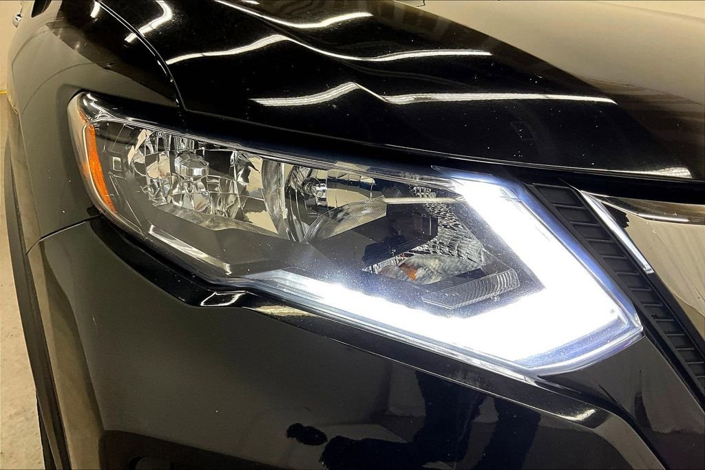 Used 2019 Nissan Rogue SV image 31