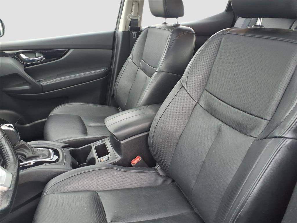 Used 2022 Nissan Rogue Sport SL w/ Premium Package image 11