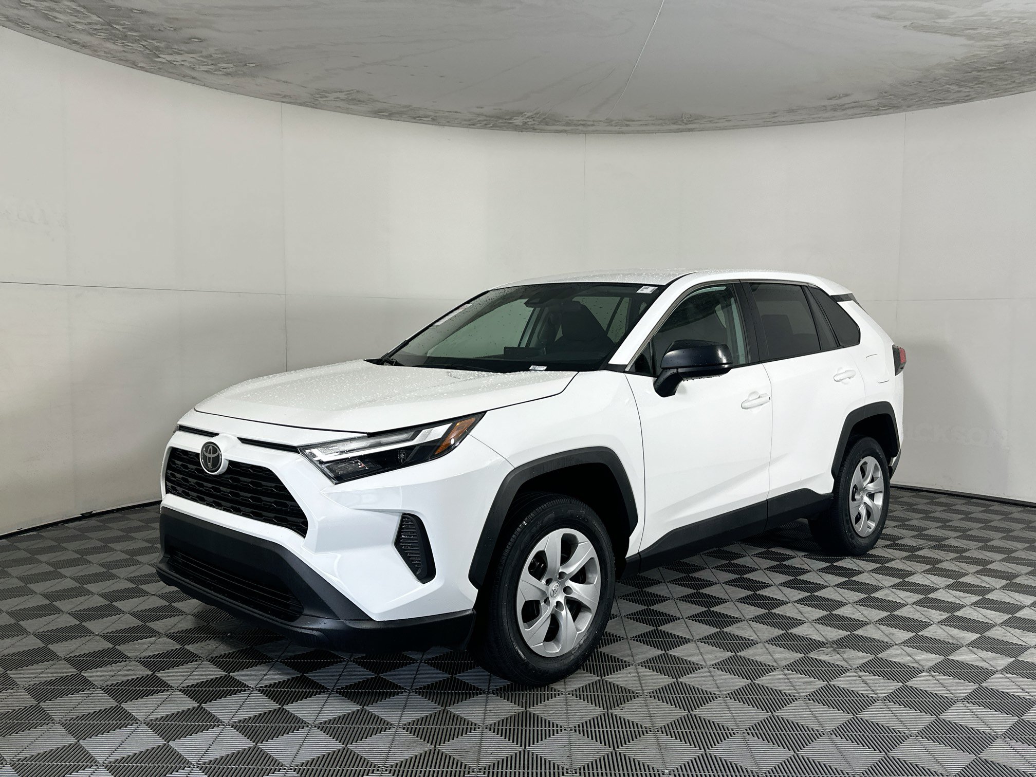 Used 2023 Toyota RAV4 LE FWD image 7