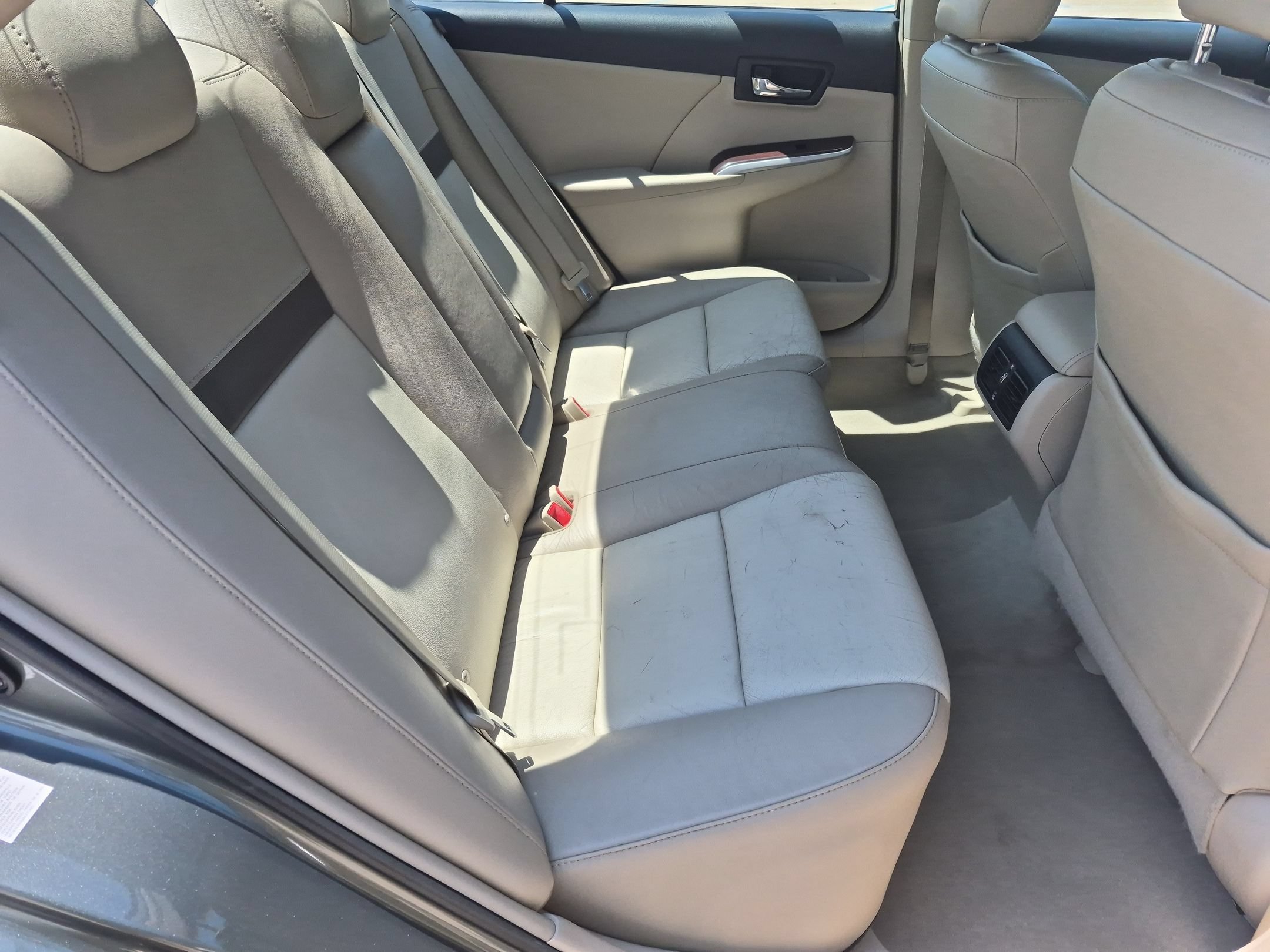 Used 2012 Toyota Camry XLE w/ Leather Pkg FWD image 29