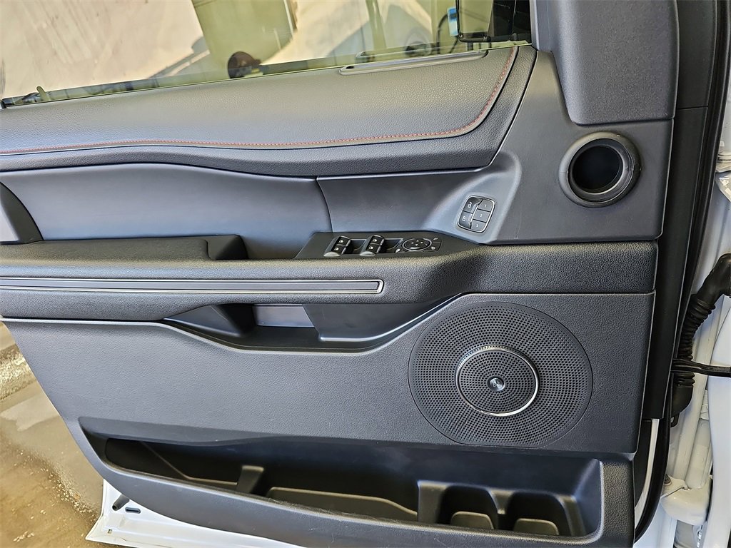 Used 2022 Ford Expedition Max Limited image 27