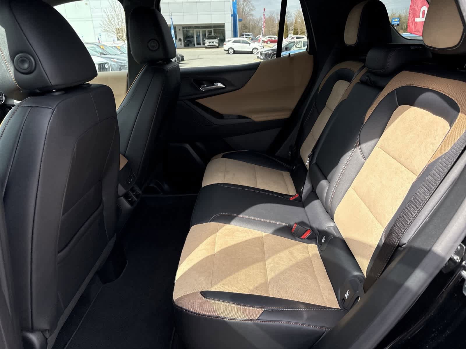 New 2026 Chevrolet Equinox ACTIV w/ Convenience Package III AWD/4WD image 24