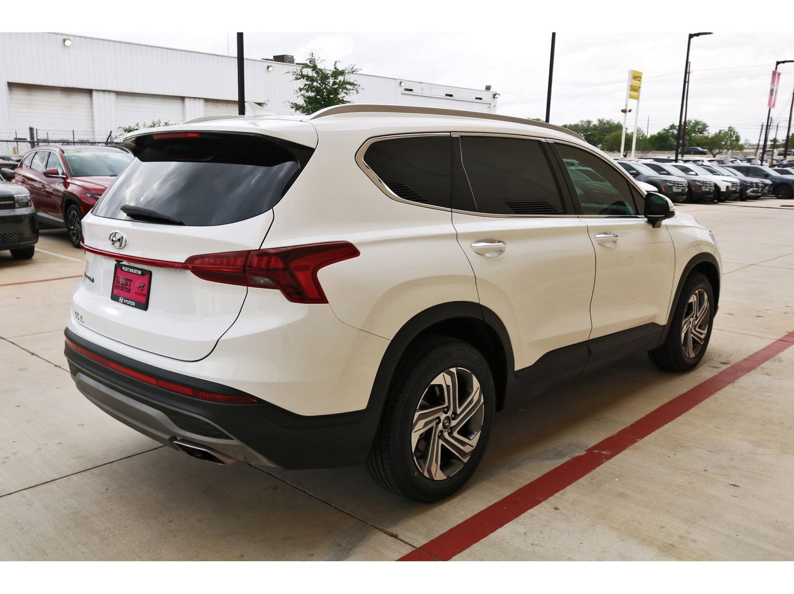 Certified 2023 Hyundai Santa Fe SEL w/ Cargo Package image 9