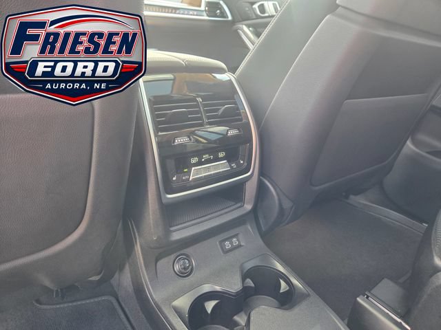 Used 2024 BMW X7 xDrive40i w/ Climate Comfort Package AWD/4WD image 24
