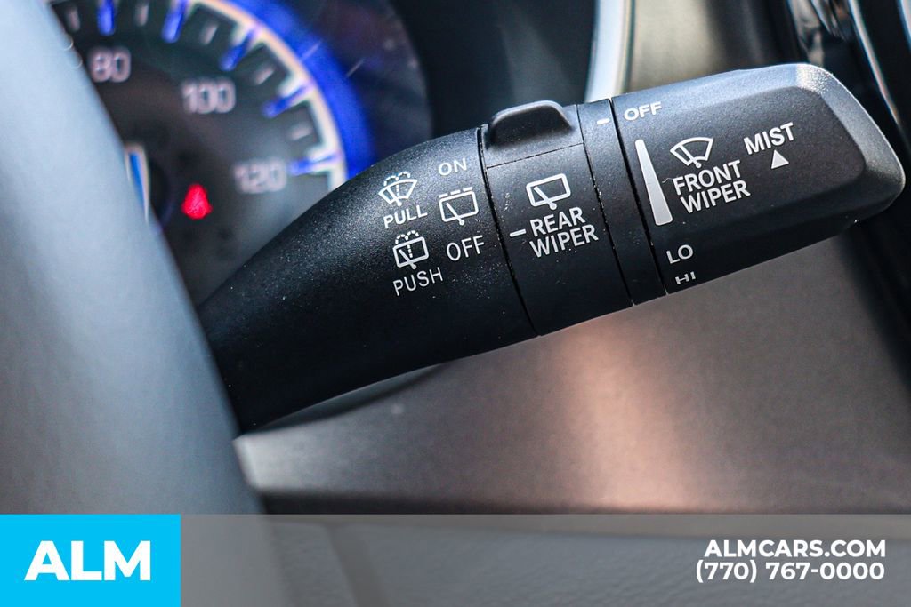 Used 2024 Chrysler Pacifica Touring-L image 36