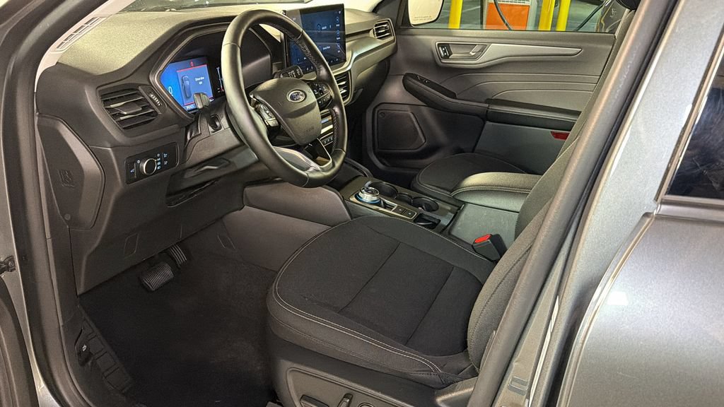 Used 2024 Ford Escape Active w/ Tech Pack #1 AWD/4WD image 19