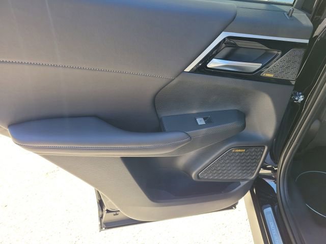 New 2025 Mitsubishi Outlander SE image 10