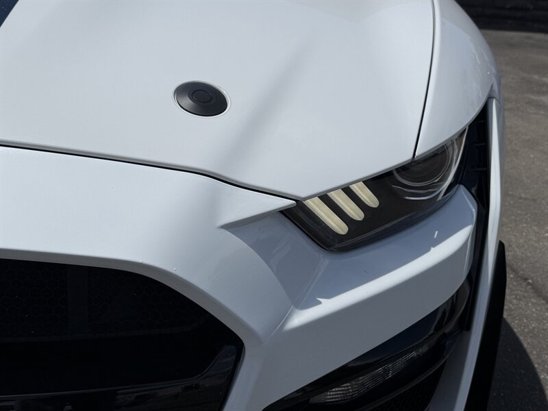 Used 2020 Ford Mustang Shelby GT500 w/ Technology Package RWD image 5