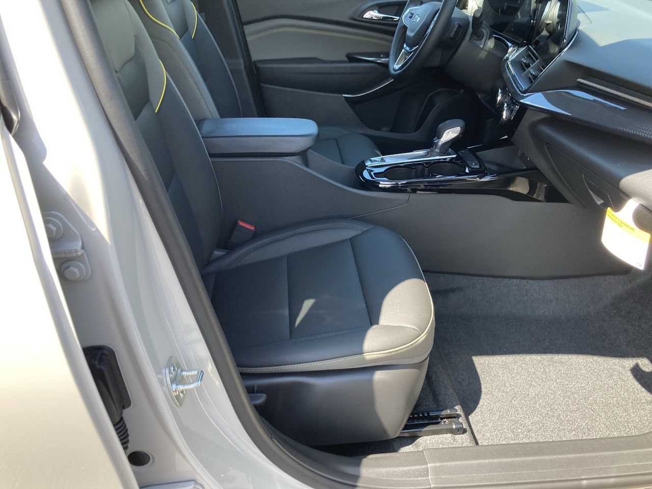 New 2026 Chevrolet Trax ACTIV w/ Sunroof Package FWD image 15