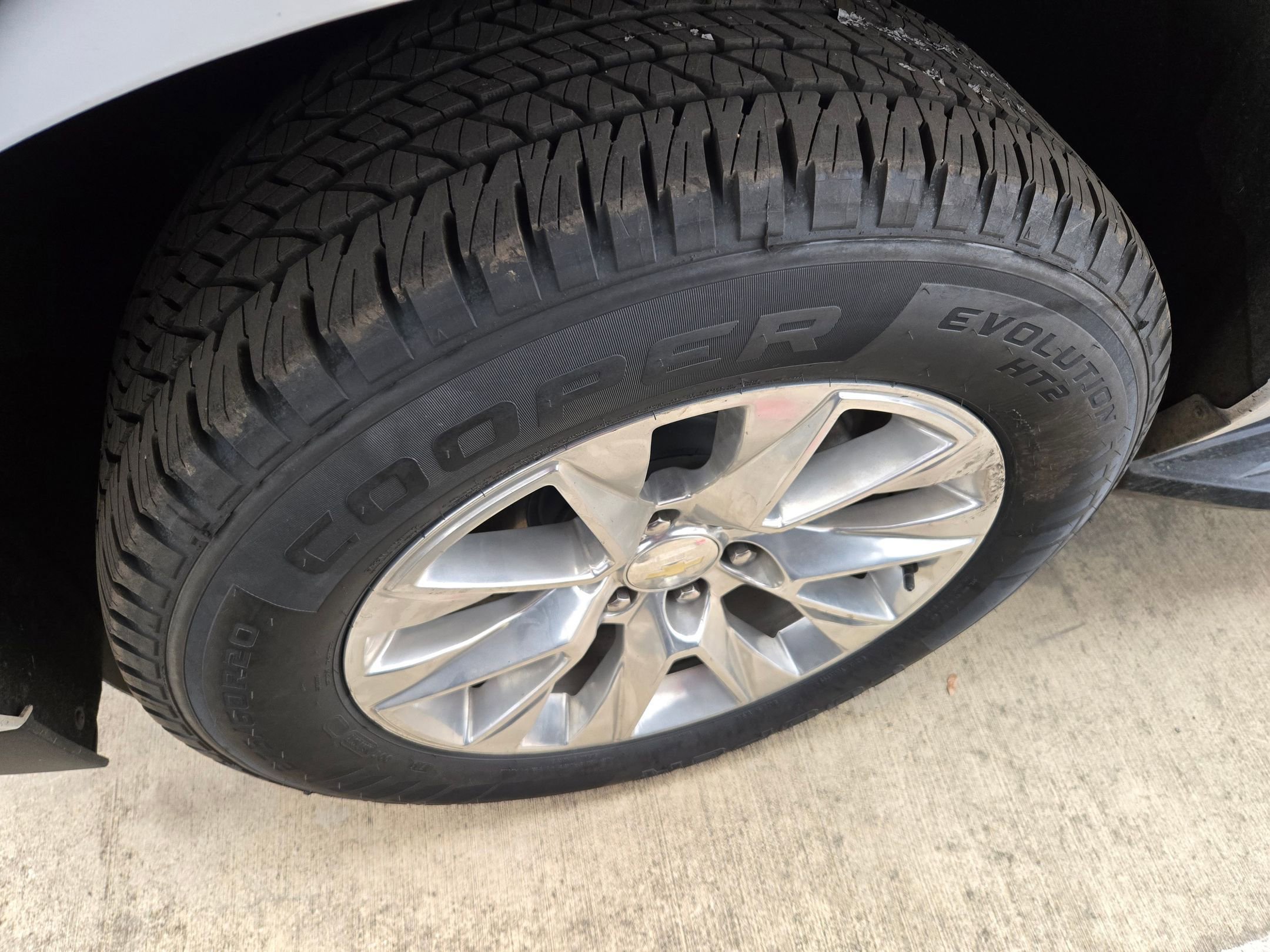 Certified 2023 Chevrolet Suburban Premier image 8