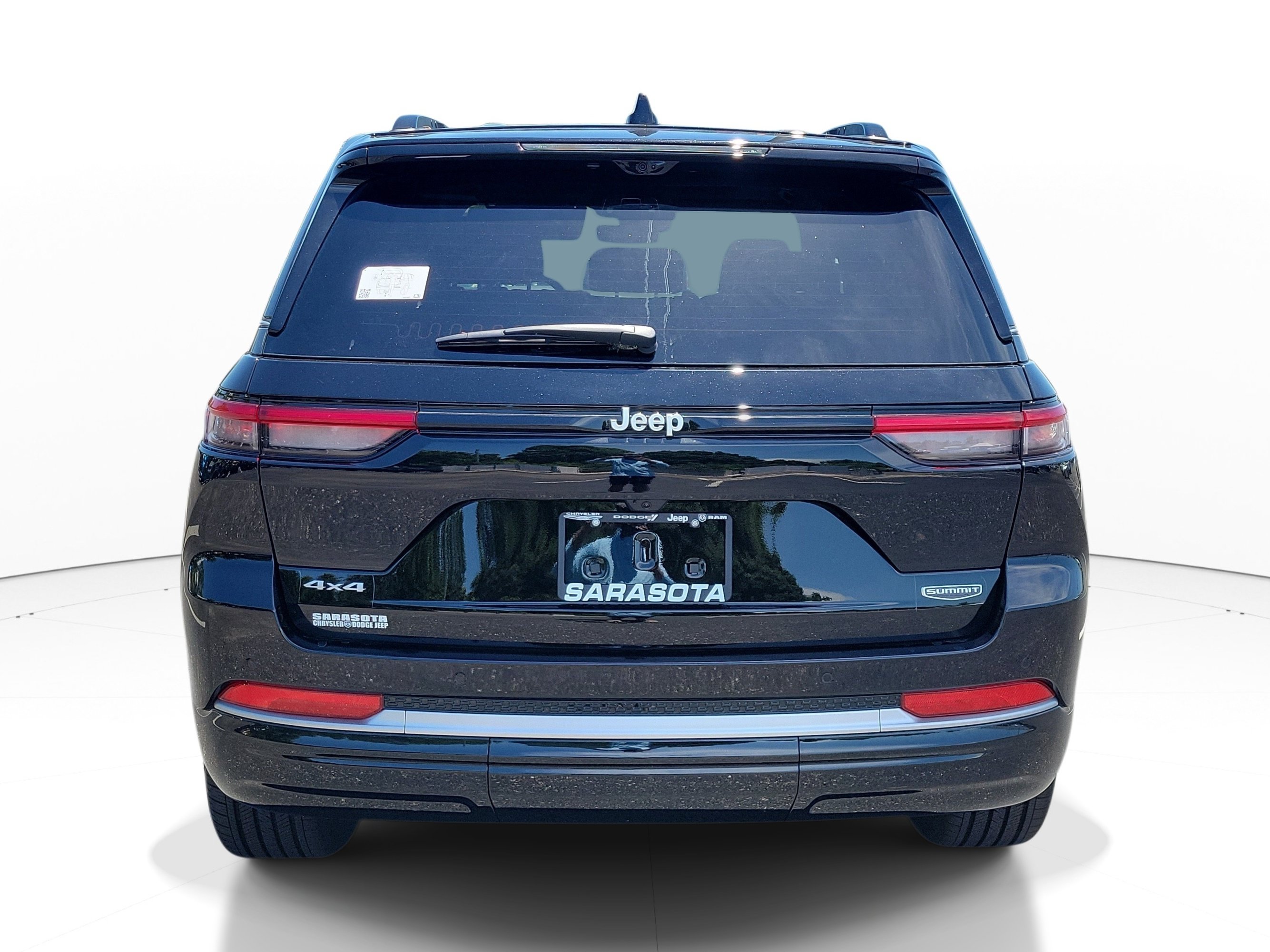New 2026 Jeep Grand Cherokee Summit w/ Adv Protech Group IV AWD/4WD image 5