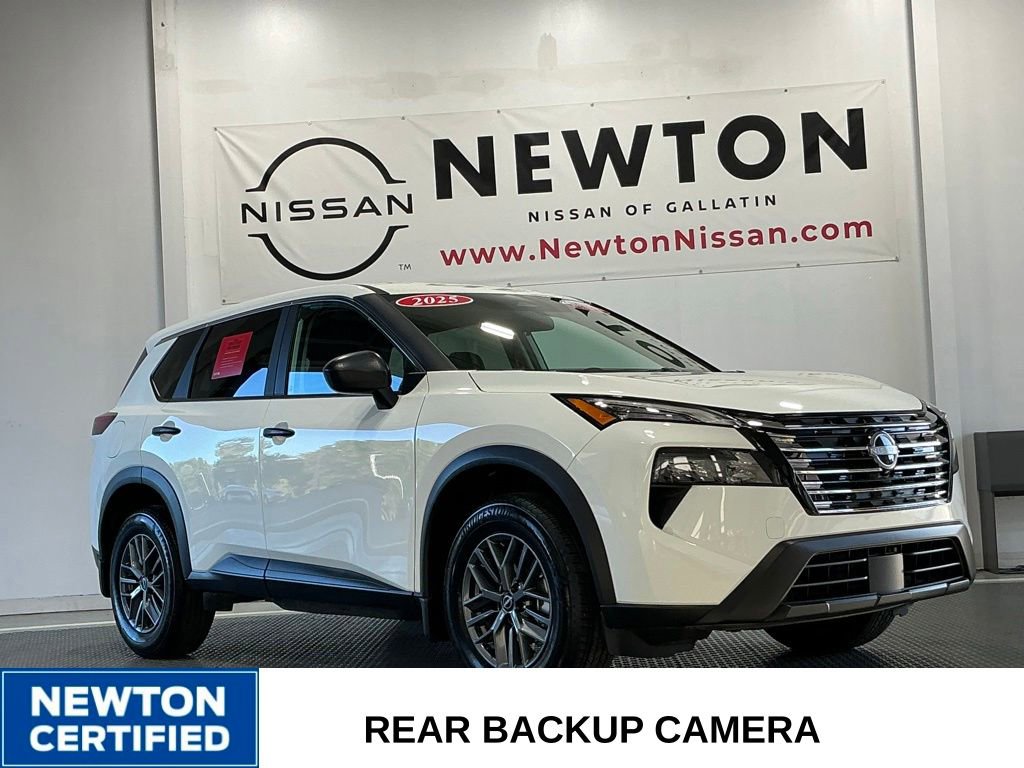 Used 2025 Nissan Rogue S FWD image 21