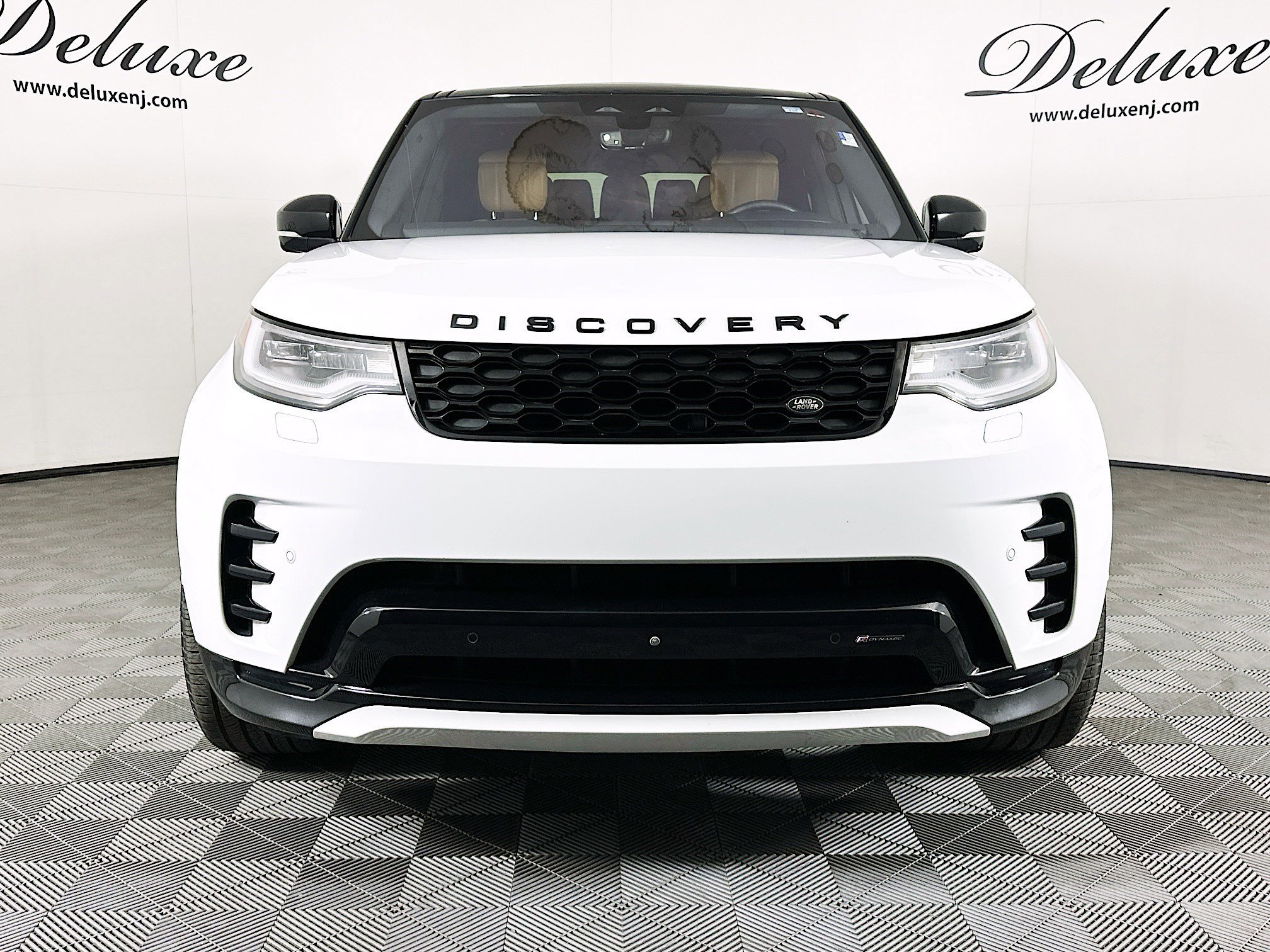 Used 2023 Land Rover Discovery HSE R-Dynamic image 2