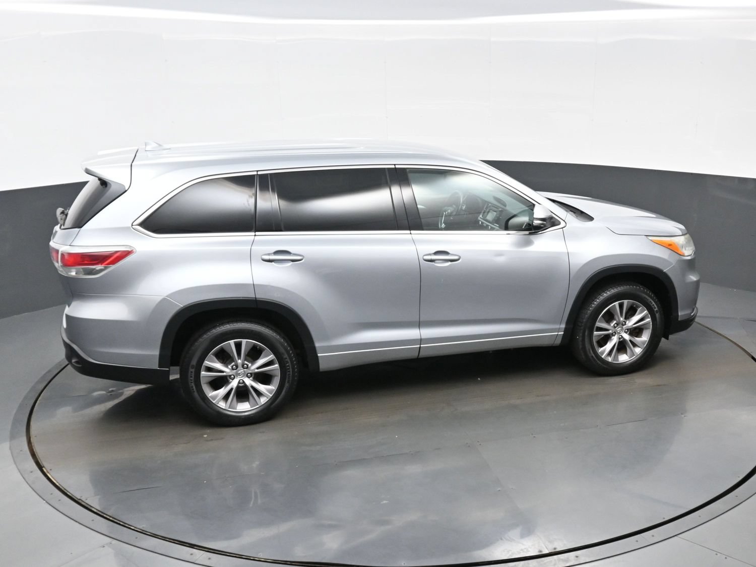 Used 2014 Toyota Highlander Plus FWD image 37