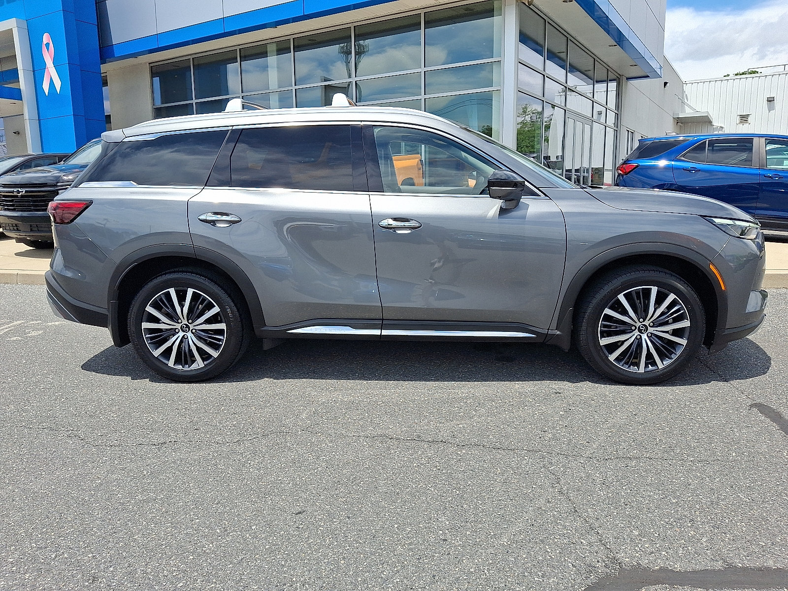 Used 2022 INFINITI QX60 Sensory w/ Cargo Package AWD/4WD image 8
