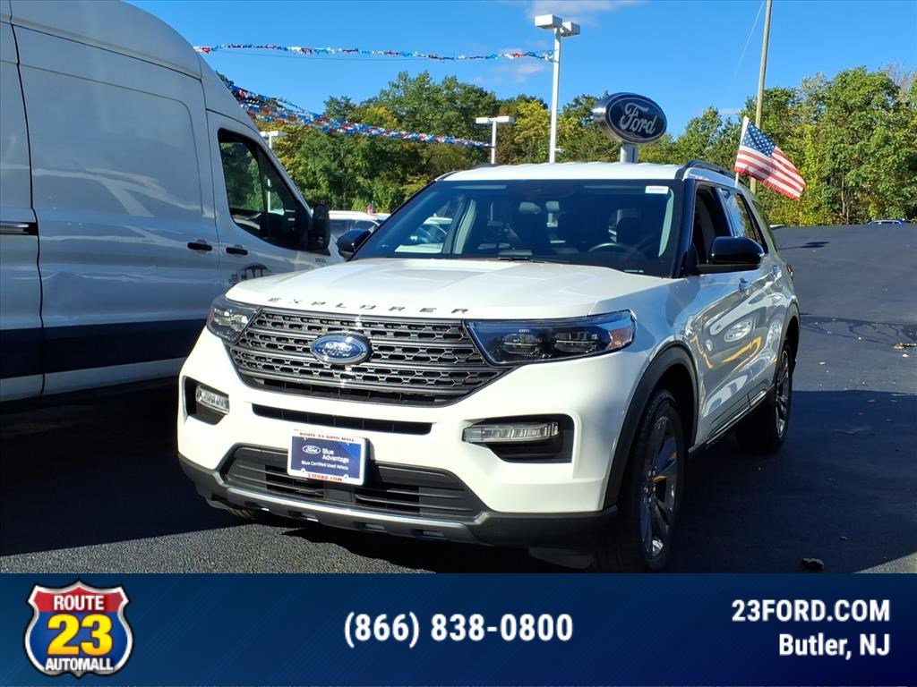 Certified 2022 Ford Explorer XLT w/ Equipment Group 202A image 4