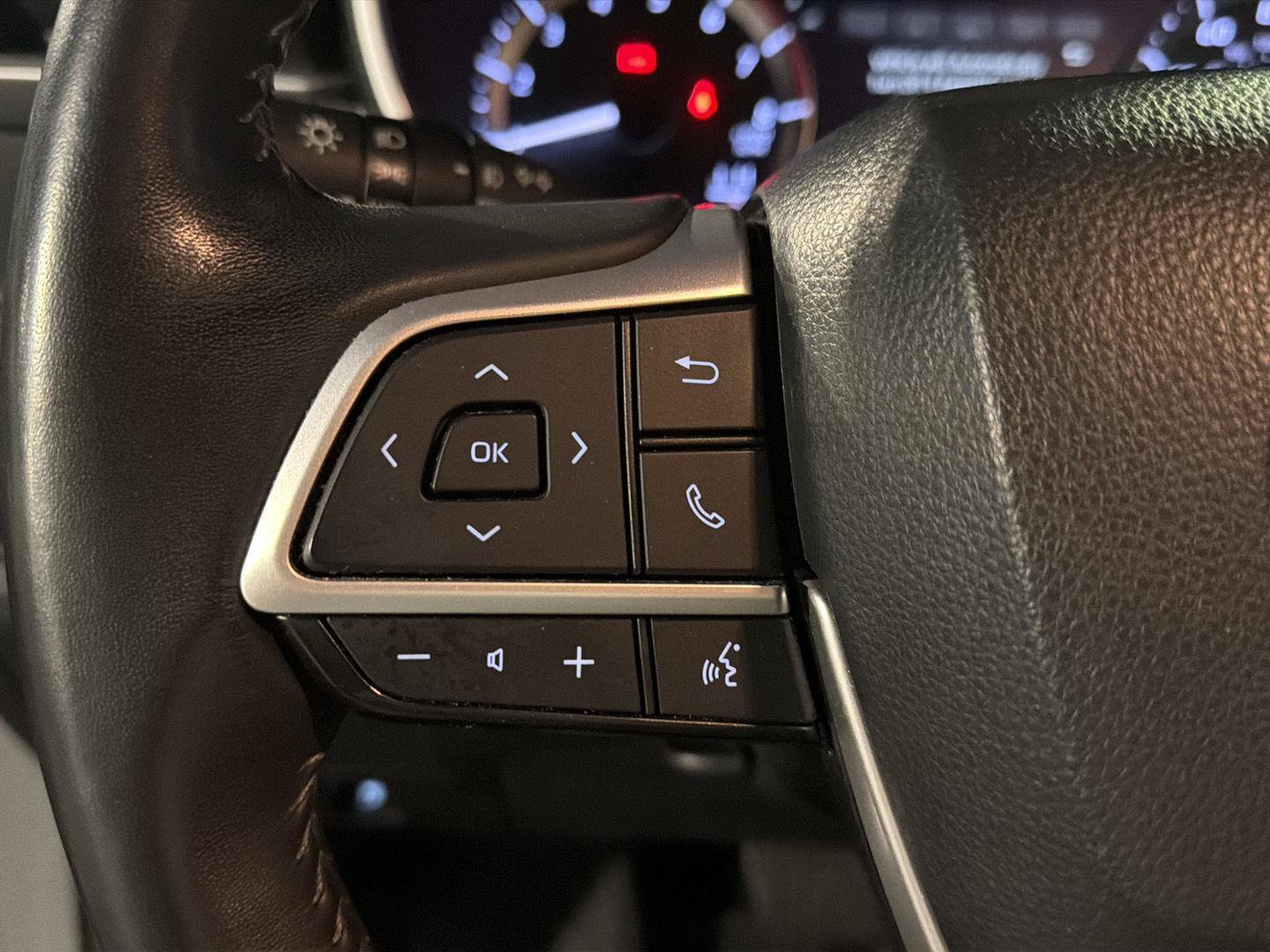 Used 2024 Toyota Highlander XSE FWD image 21