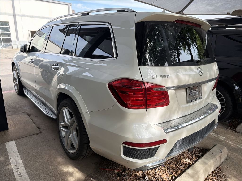 Used 2015 Mercedes-Benz GL 550 4MATIC image 4
