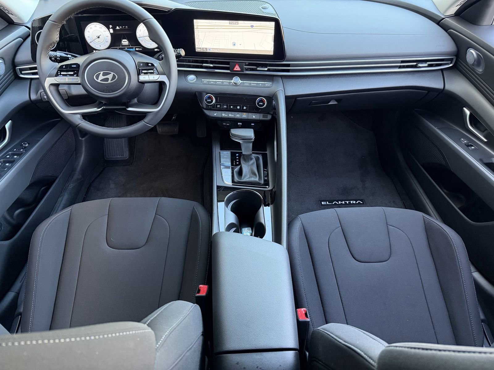 Certified 2025 Hyundai Elantra SEL FWD image 10