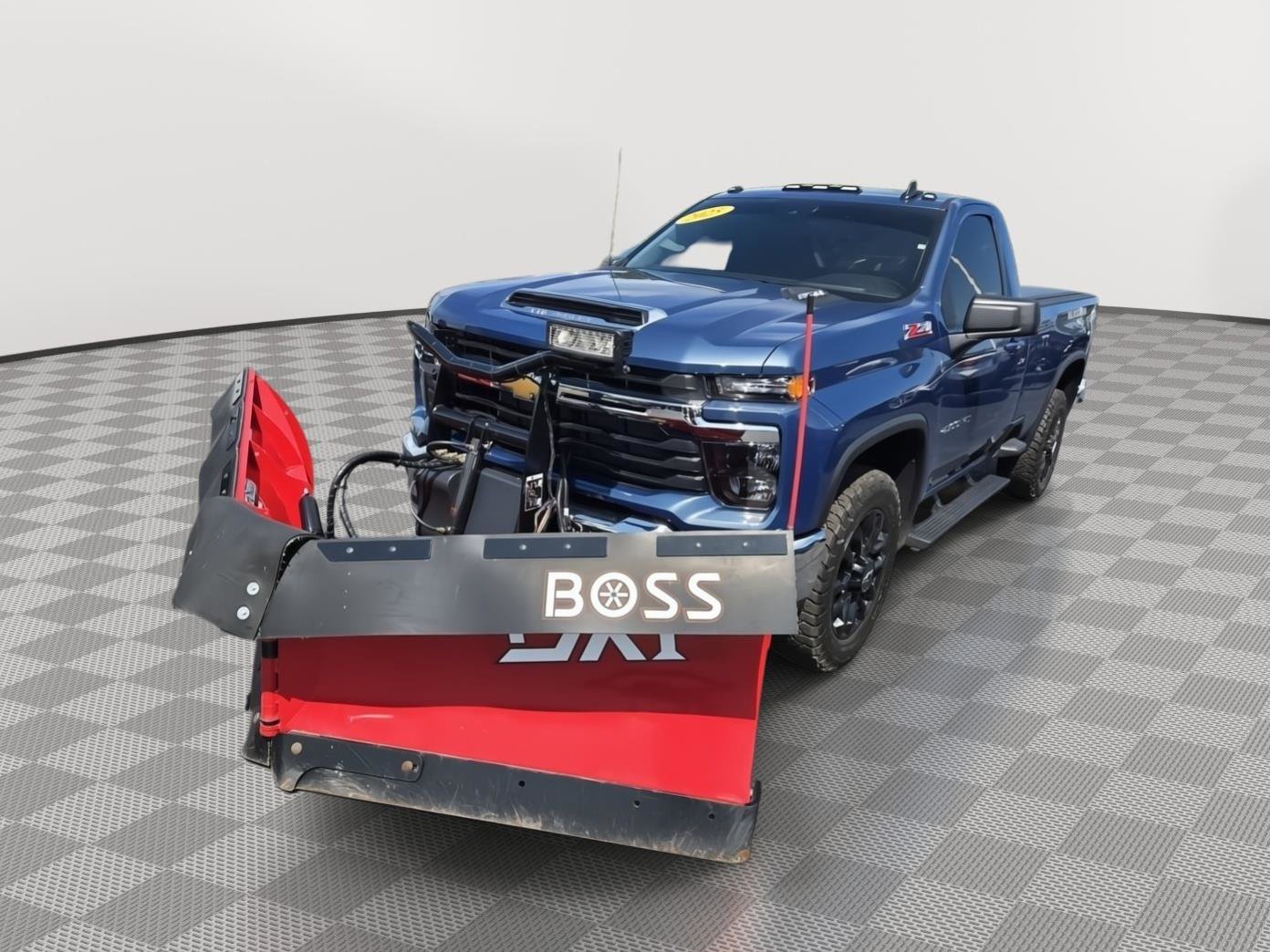 Used 2025 Chevrolet Silverado 2500 LT image 3