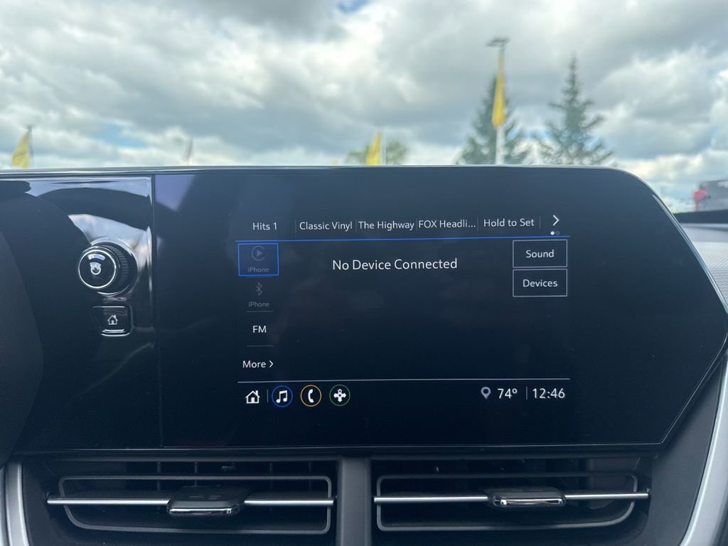 Used 2025 Chevrolet Trax LS image 33