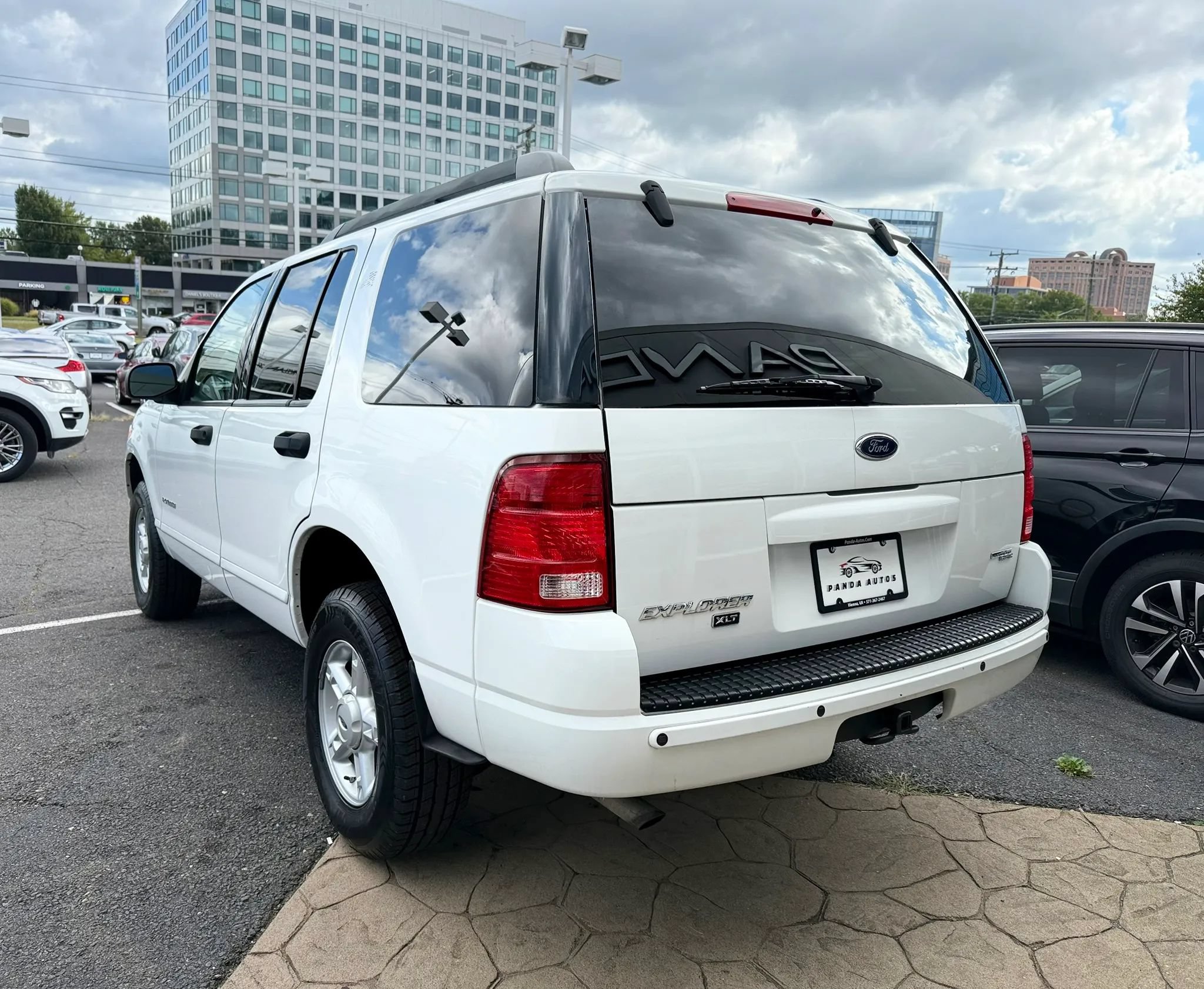 Used 2005 Ford Explorer Sport XLT AWD/4WD image 5