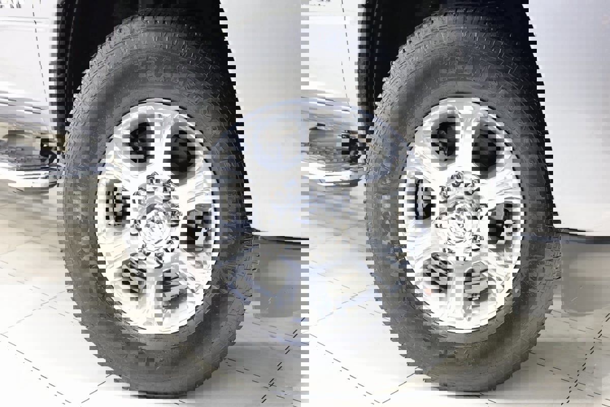 Used 2024 RAM 2500 Big Horn w/ Sport Appearance Package image 12