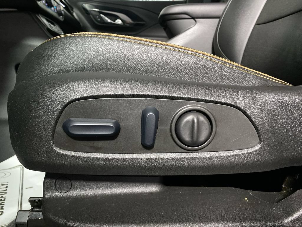 Certified 2024 GMC Terrain AT4 w/ Infotainment Package II AWD/4WD image 12