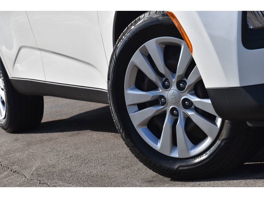 Used 2020 Kia Soul LX image 9