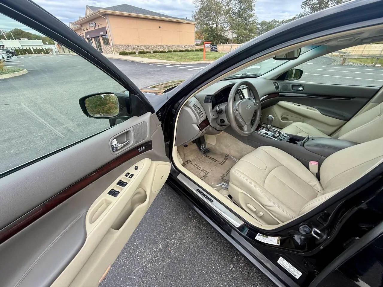 Used 2013 INFINITI G37 x Sedan w/ Premium Pkg image 9