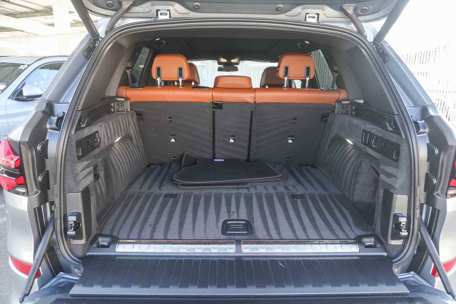 Used 2025 BMW X5 xDrive50e w/ Executive Package image 22