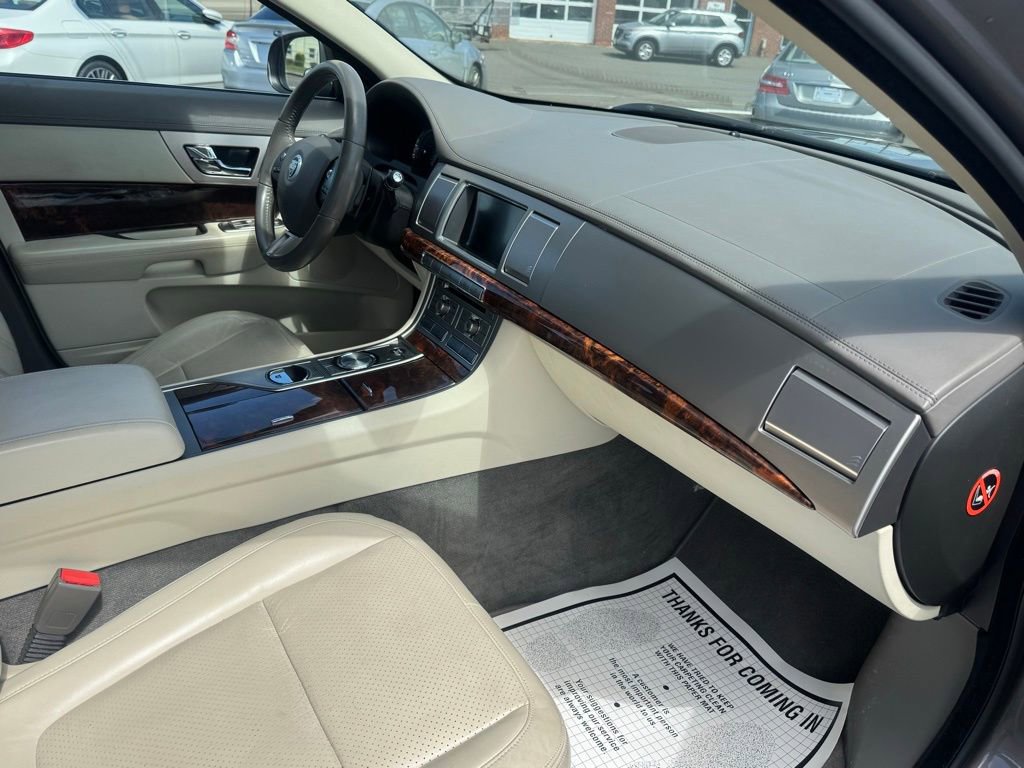 Used 2009 Jaguar XF Premium RWD image 23