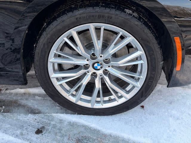 Used 2023 BMW 330i xDrive Sedan w/ Premium Package image 8