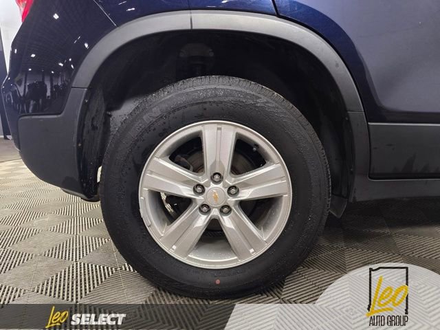 Used 2021 Chevrolet Trax LT w/ Driver Confidence Package AWD/4WD image 23