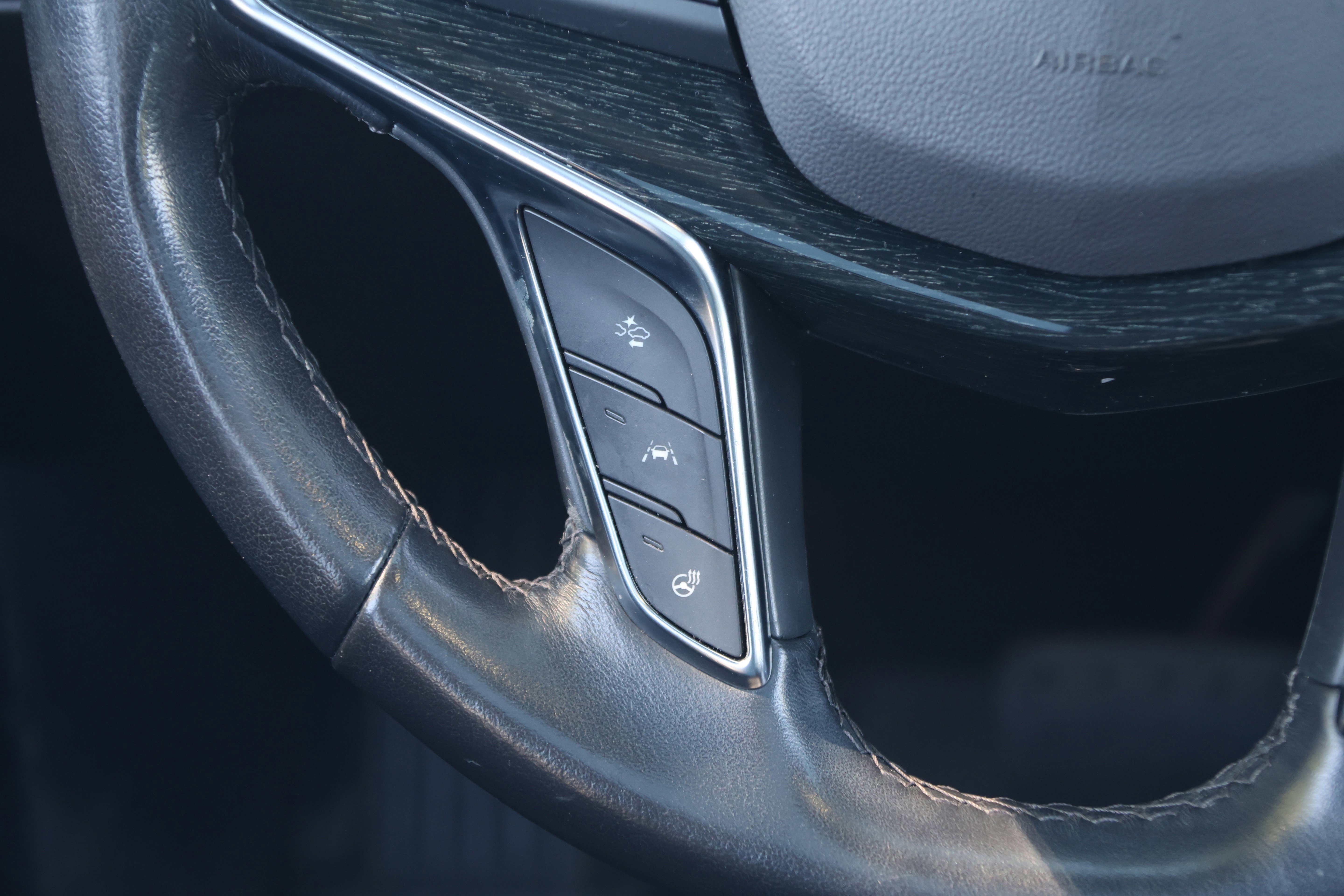 Used 2022 Cadillac XT5 Premium Luxury w/ LPO, Floor Liner Package image 20