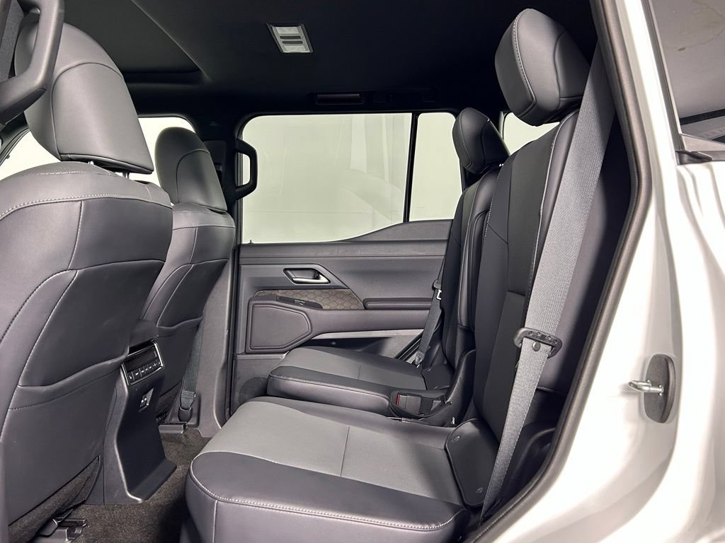 Used 2025 Lexus GX 550 w/ Cold Area Package AWD/4WD image 19