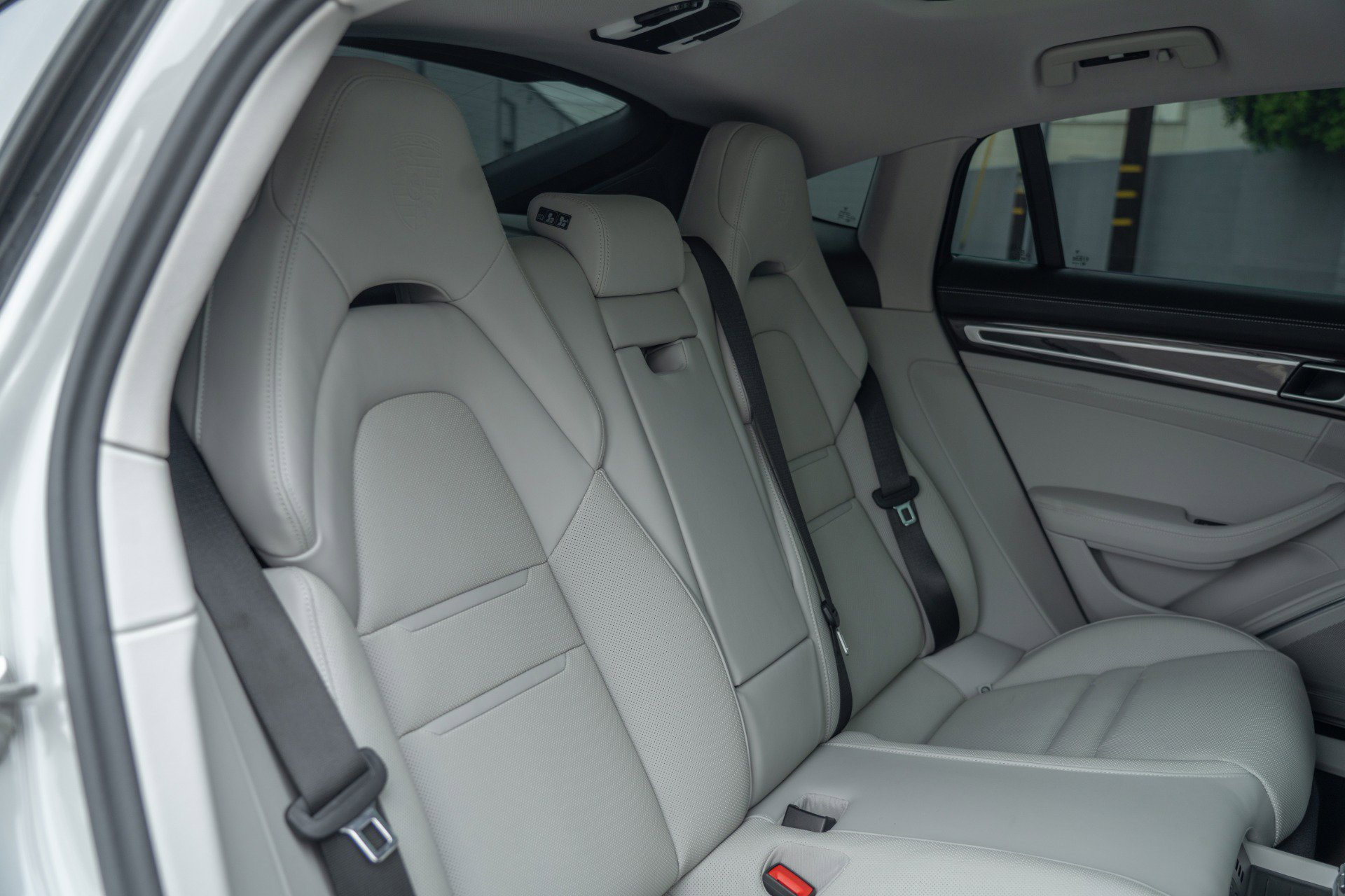 Used 2023 Porsche Panamera 4 Platinum Edition image 6
