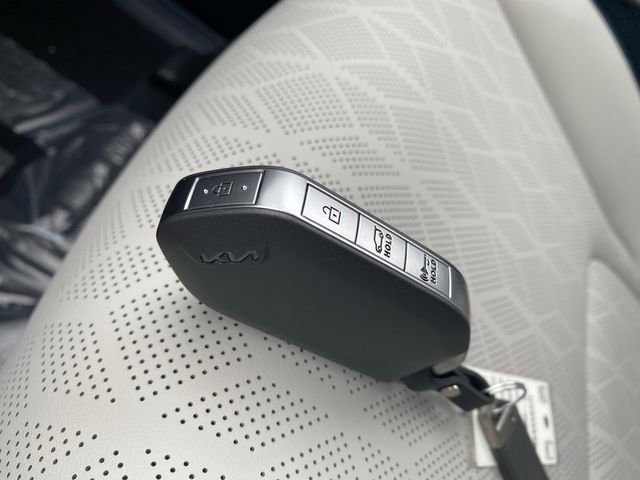 New 2026 Kia Carnival EX image 33