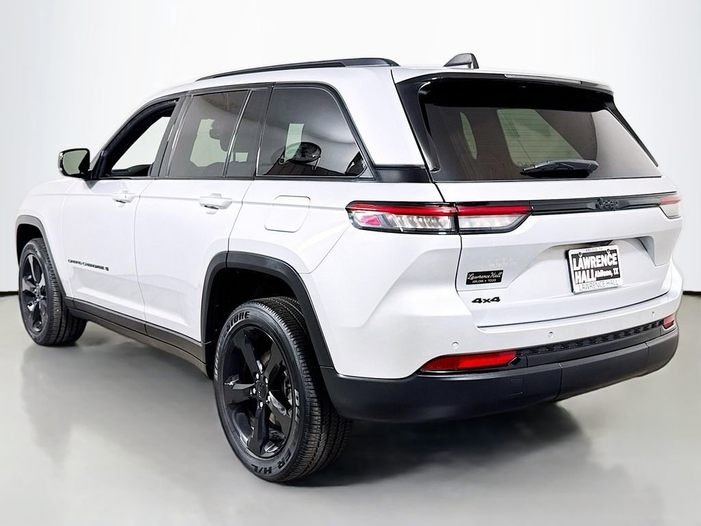 Used 2023 Jeep Grand Cherokee Altitude image 6