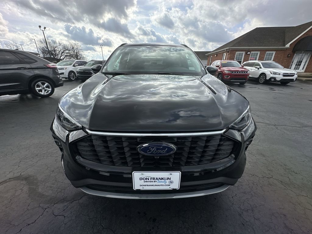 Used 2024 Ford Escape Platinum w/ Class II Trailer Tow Package image 27