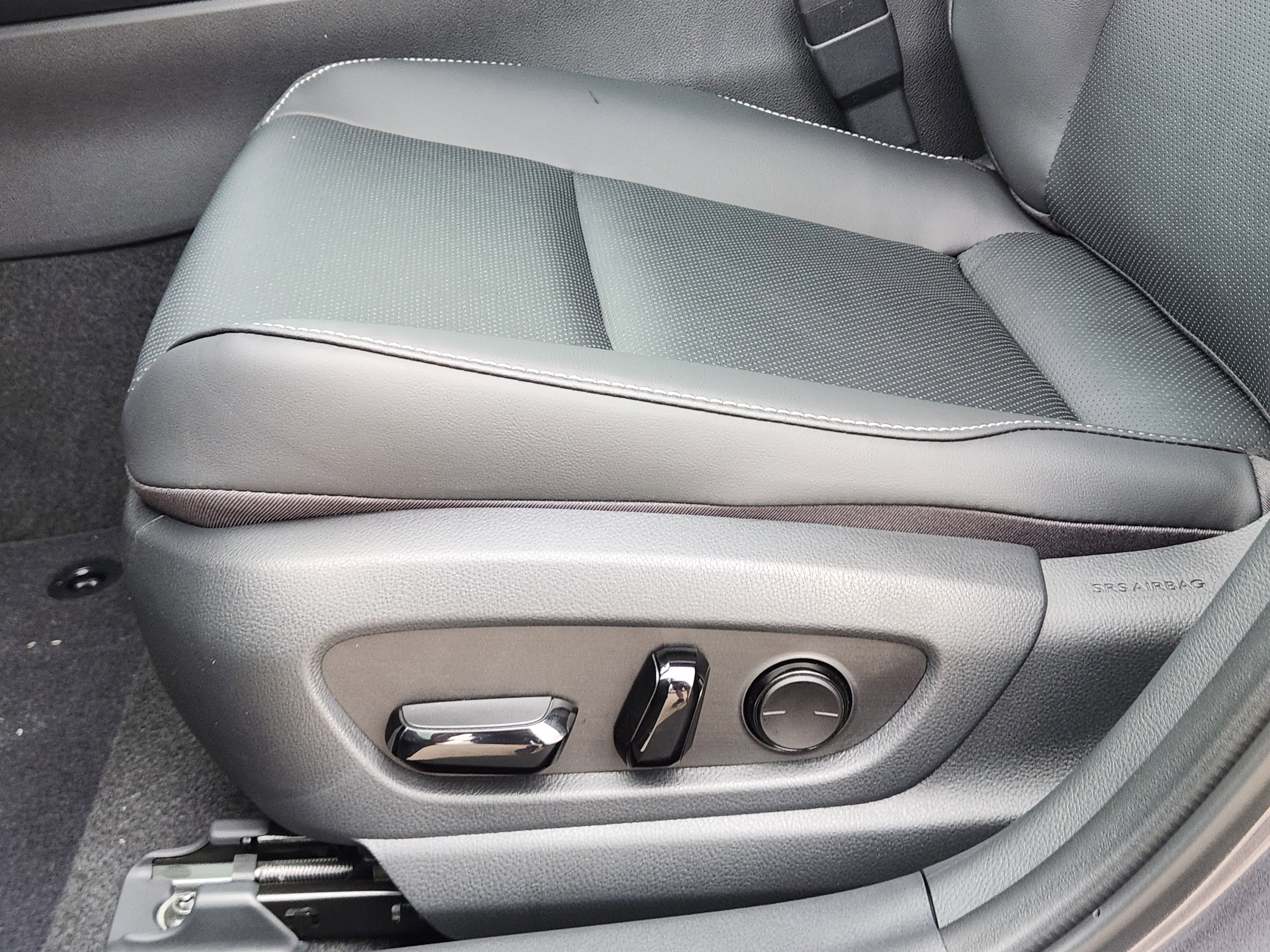 New 2026 Lexus UX 300h FWD image 18