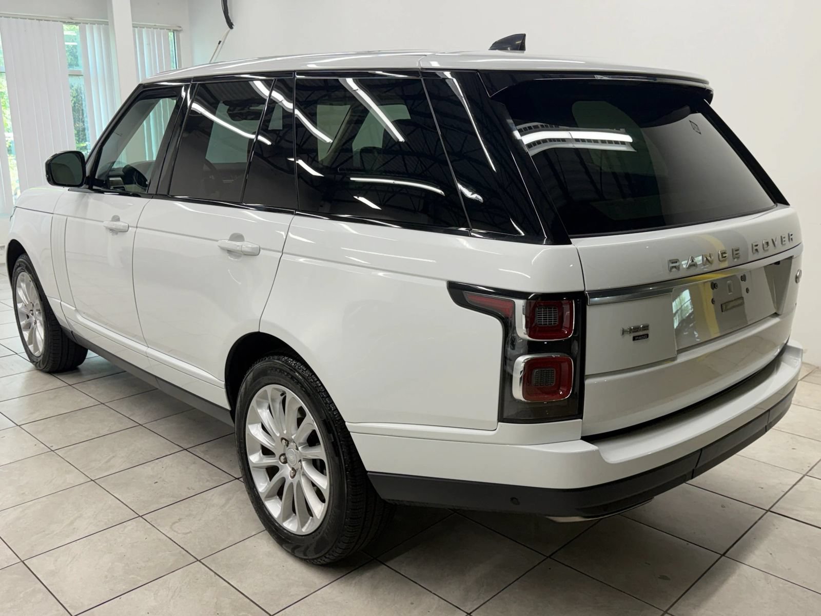Used 2020 Land Rover Range Rover HSE AWD/4WD image 7