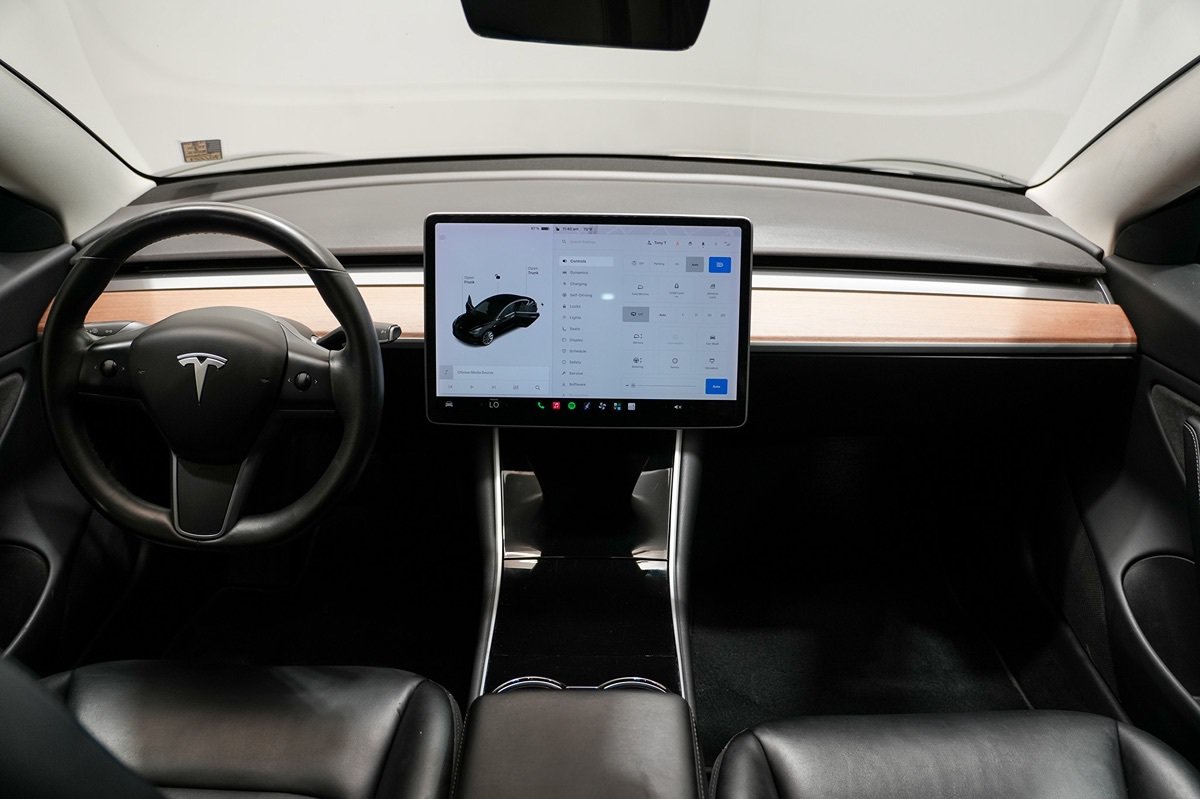 Used 2018 Tesla Model 3 Long Range RWD image 8