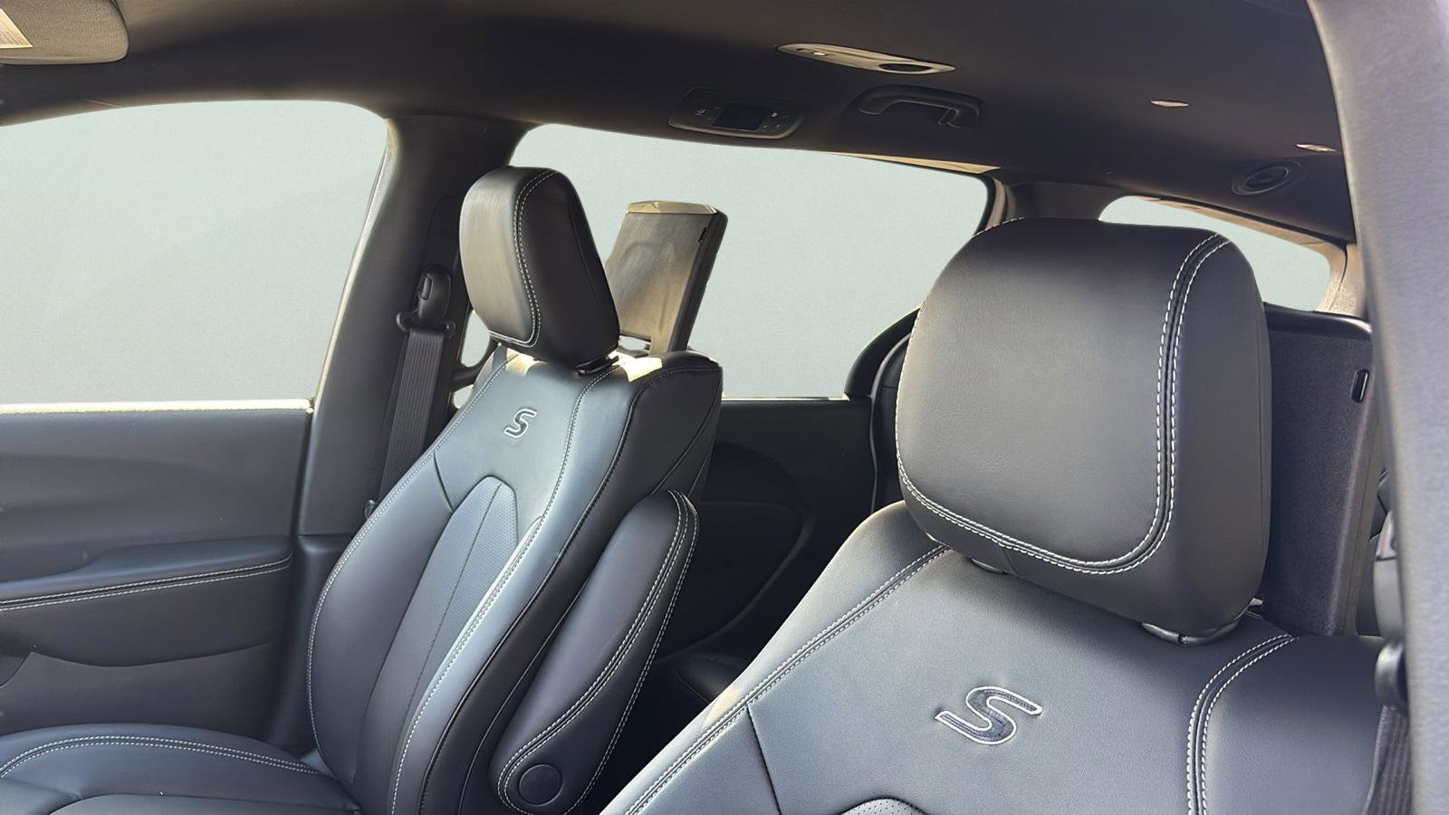 New 2026 Chrysler Pacifica Select image 12